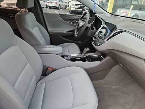 Used 2020 Chevrolet Malibu LT FWD image 44