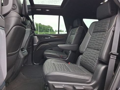 Used 2023 Cadillac Escalade Sport Platinum AWD/4WD image 8