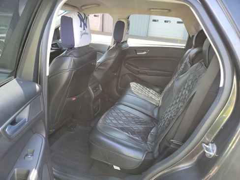 Used 2020 Ford Edge SE image 13
