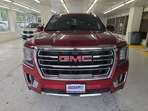 Certified 2023 GMC Yukon SLT w/ SLT Luxury Package AWD/4WD image 8