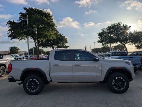 New 2026 GMC Canyon AT4 AWD/4WD image 3
