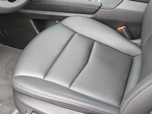 Used 2025 Cadillac XT5 Luxury image 19