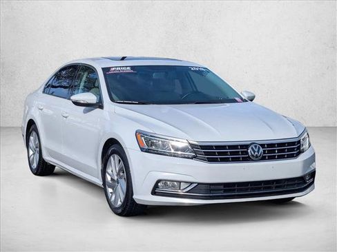 Used 2018 Volkswagen Passat 2.0T SE image 3