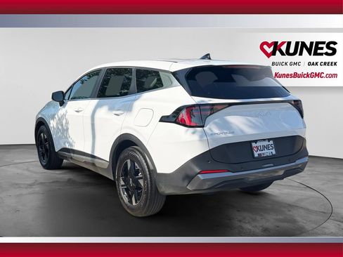 Used 2026 Kia Sportage LX FWD image 8