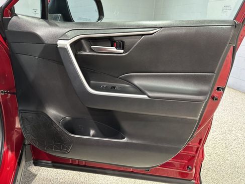 Certified 2025 Toyota RAV4 XLE w/ Convenience Package AWD/4WD image 17