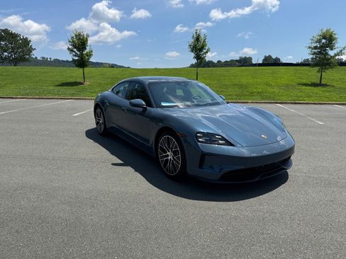 New 2025 Porsche Taycan image 9