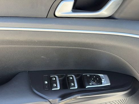 Used 2022 Kia K5 LXS FWD image 5