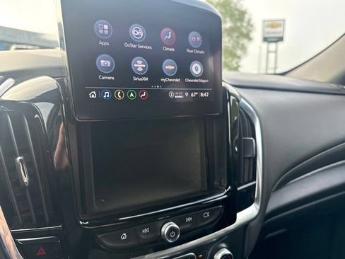 Used 2023 Chevrolet Traverse LT w/ LT Premium Package AWD/4WD image 14