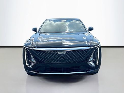 New 2025 Cadillac Lyriq Luxury image 2