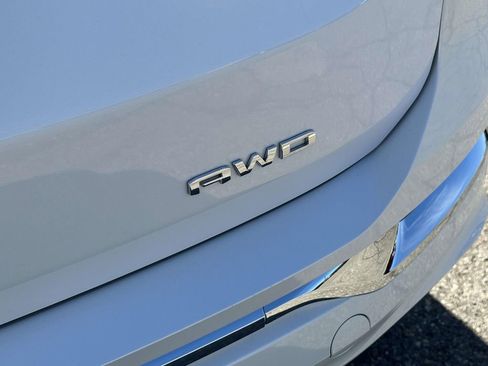 Used 2024 GMC Terrain Denali w/ Denali Premium Package image 11