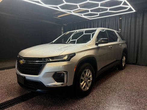 Used 2022 Chevrolet Traverse LS AWD/4WD image 4