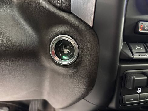 Used 2019 GMC Sierra 1500 SLT w/ SLT Premium Plus Package AWD/4WD image 29