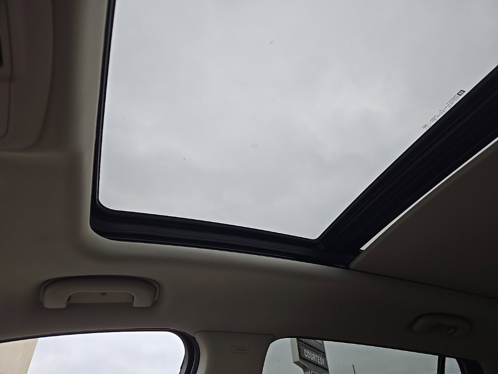Used 2019 Buick Envision Essence FWD image 13