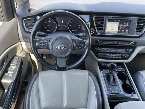 Used 2016 Kia Sedona SX FWD image 11