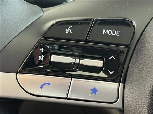 New 2025 Hyundai Elantra Limited image 14