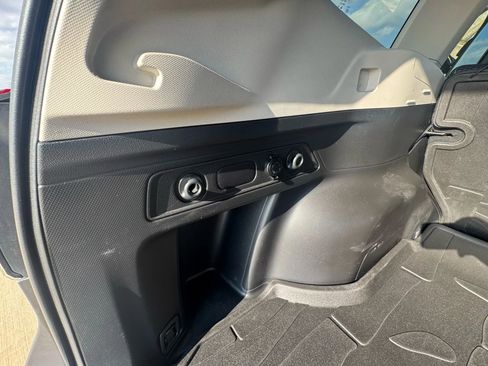 Used 2021 Subaru Forester Premium image 21