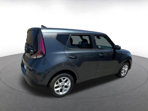 Used 2025 Kia Soul LX w/ LX Technology Package FWD image 14