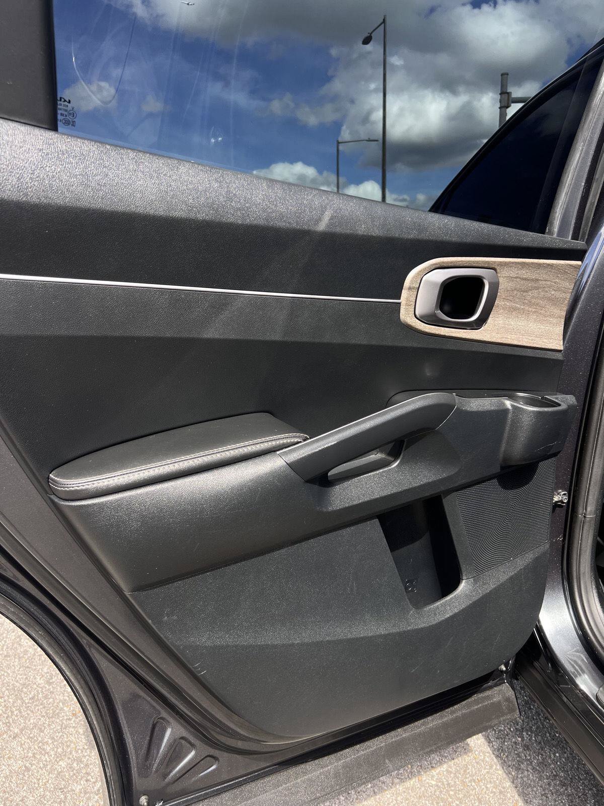 Used 2022 Kia Sorento EX w/ Panoramic Sunroof Package FWD image 22