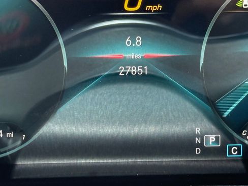 Used 2021 Mercedes-Benz GLB 250 image 7