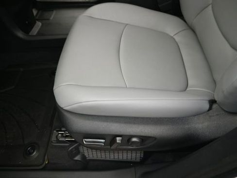 New 2026 Toyota Sienna XLE FWD image 11