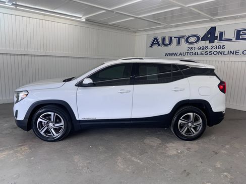 Used 2022 GMC Terrain SLT w/ Infotainment Package II FWD image 8