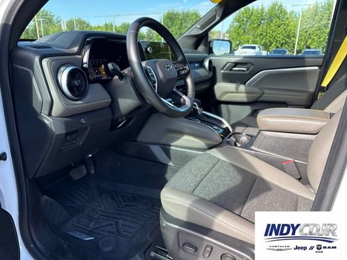 Used 2024 Chevrolet Colorado ZR2 w/ Technology Package AWD/4WD image 7