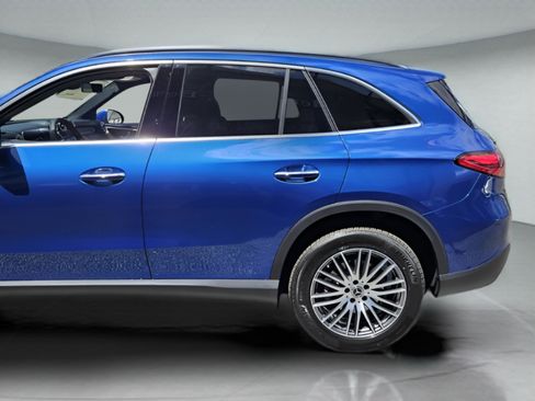 New 2025 Mercedes-Benz GLC 300 image 41