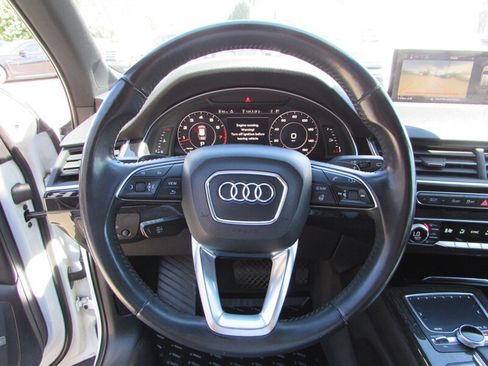 Used 2017 Audi Q7 3.0T Premium Plus w/ Premium Plus Package AWD/4WD image 12