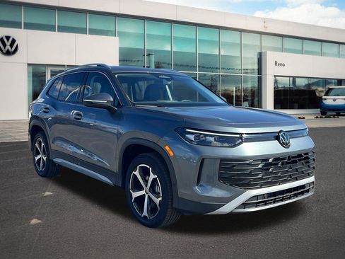 New 2026 Volkswagen Tiguan SE image 3