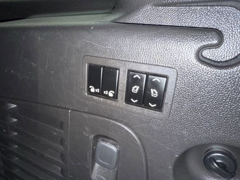 Used 2016 Chevrolet Suburban LTZ image 26