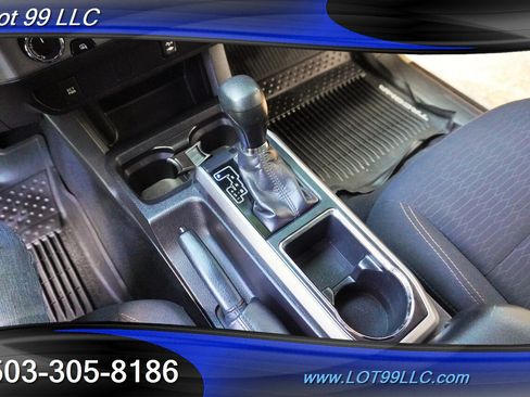 Used 2017 Toyota Tacoma SR5 w/ Tow Package AWD/4WD image 26