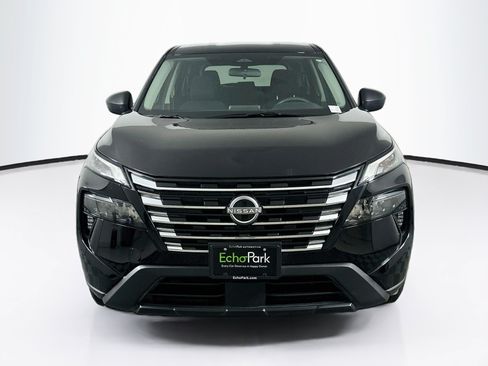 Used 2025 Nissan Rogue S FWD image 2