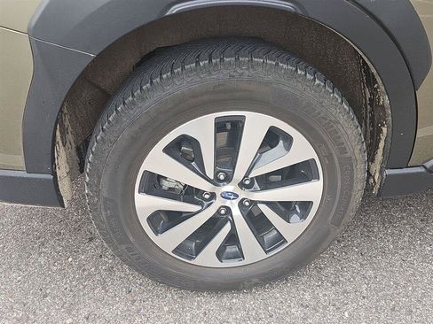 Used 2024 Subaru Outback Premium AWD/4WD image 4
