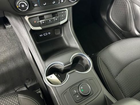 Used 2024 GMC Terrain SLE w/ Elevation Edition image 21