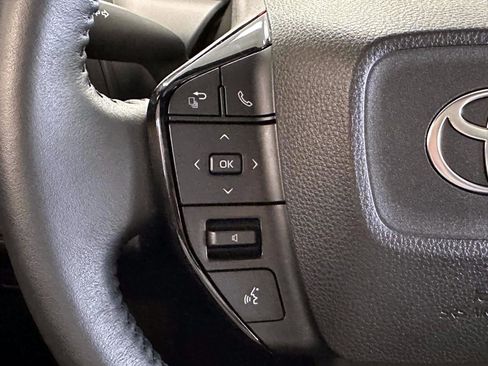 Certified 2025 Toyota bZ4X FWD image 21