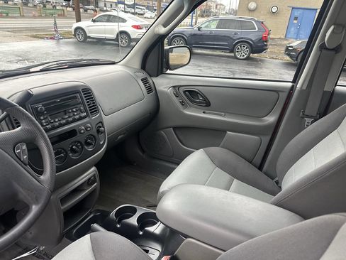 Used 2003 Ford Escape XLS image 40