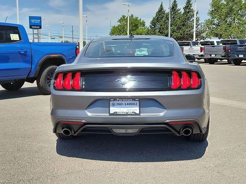 Used 2022 Ford Mustang Coupe RWD image 9