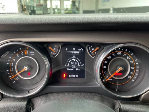 Used 2018 Jeep Wrangler Sport AWD/4WD image 13