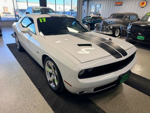 Used 2017 Dodge Challenger R/T w/ Driver Convenience Group image 2