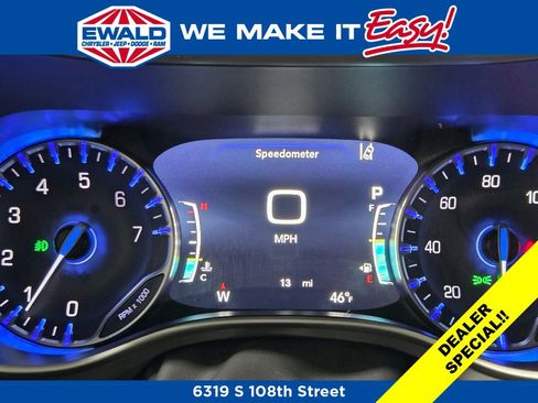 New 2026 Chrysler Pacifica Select image 18