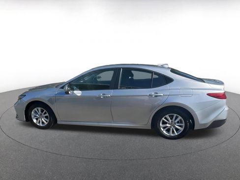 Used 2025 Toyota Camry LE image 8