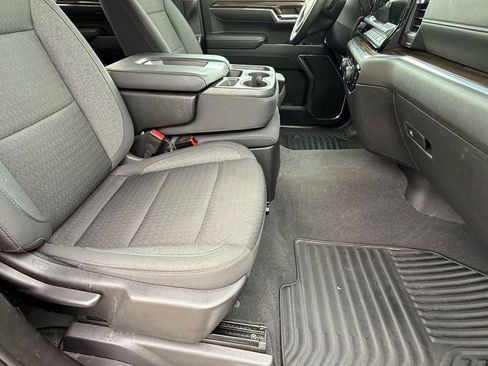 Used 2024 Chevrolet Silverado 1500 LT image 10