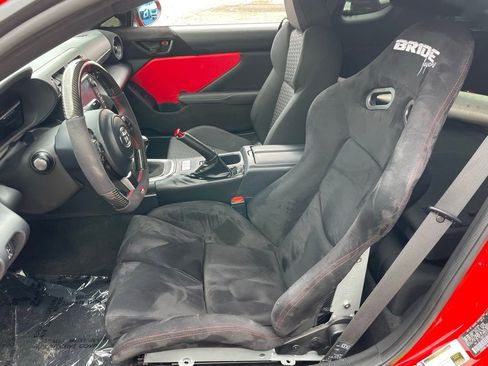 Used 2023 Toyota GR86 w/ ALL Weather Mat Package (TMS) image 6