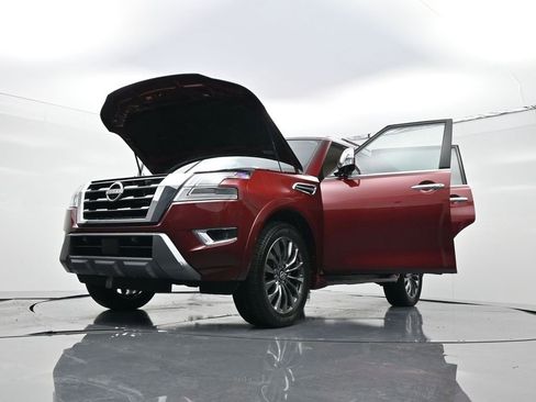 Used 2024 Nissan Armada Platinum w/ Captain's Chairs Package image 28