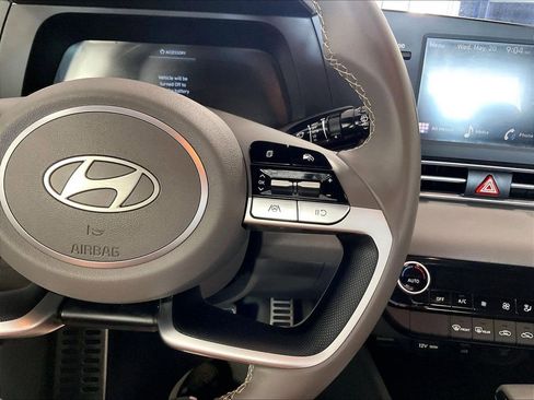 Certified 2025 Hyundai Elantra Sport FWD image 23