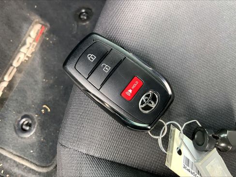 Used 2024 Toyota Tacoma TRD Sport RWD image 15