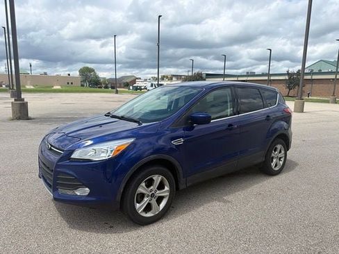 Used 2016 Ford Escape SE FWD image 2