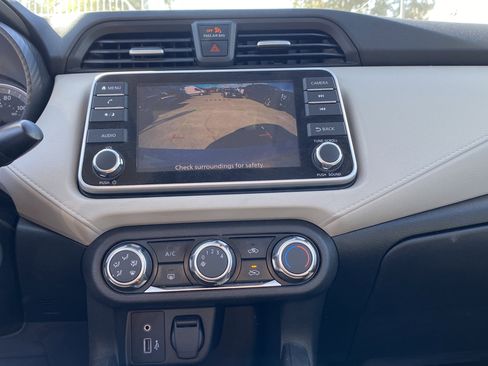 Used 2022 Nissan Versa SV image 14