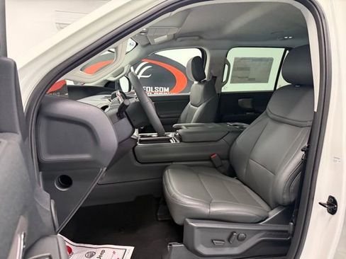 New 2026 Ford Expedition Active image 11