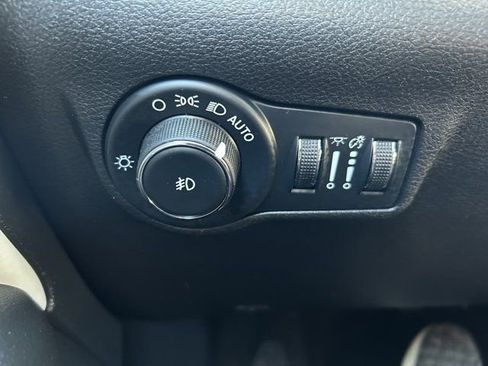 Used 2023 Jeep Compass Limited AWD/4WD image 19